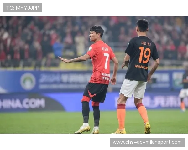 韦世豪代表成都蓉城主罚点球命中，锁定胜局